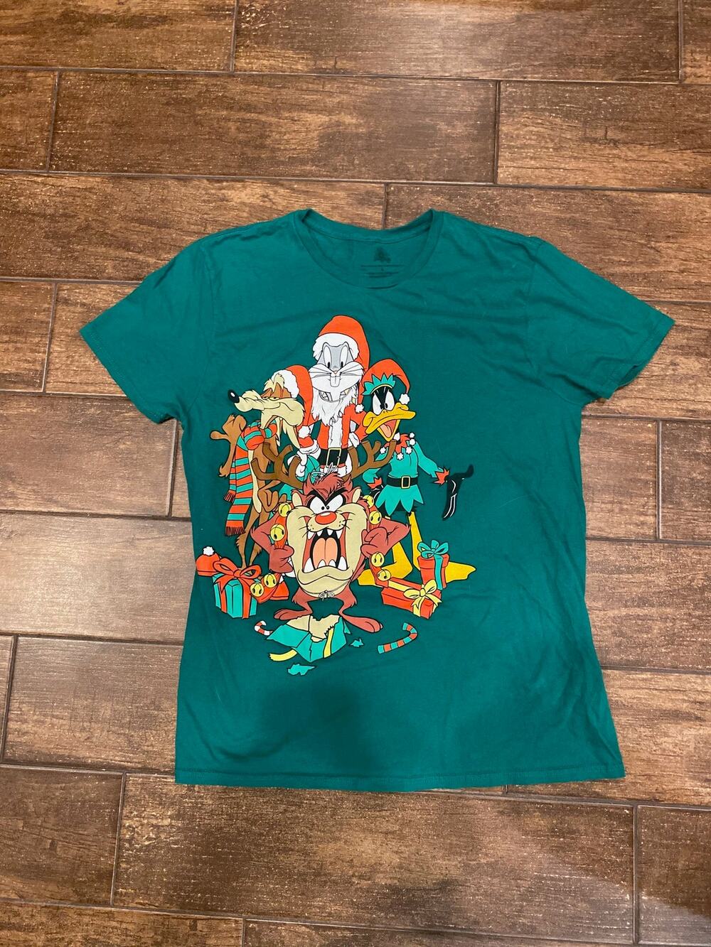 Looney Tunes Christmas T-Shirt Bugs Bunny Daffy Taz Wile E Coyote Men's Large